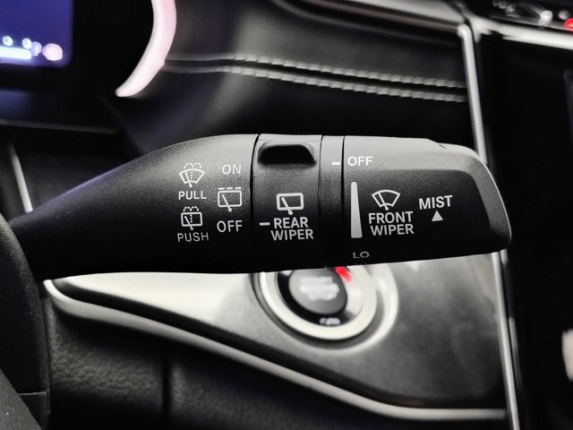 Used 2023 Jeep Grand Cherokee Laredo AWD/4WD image 36