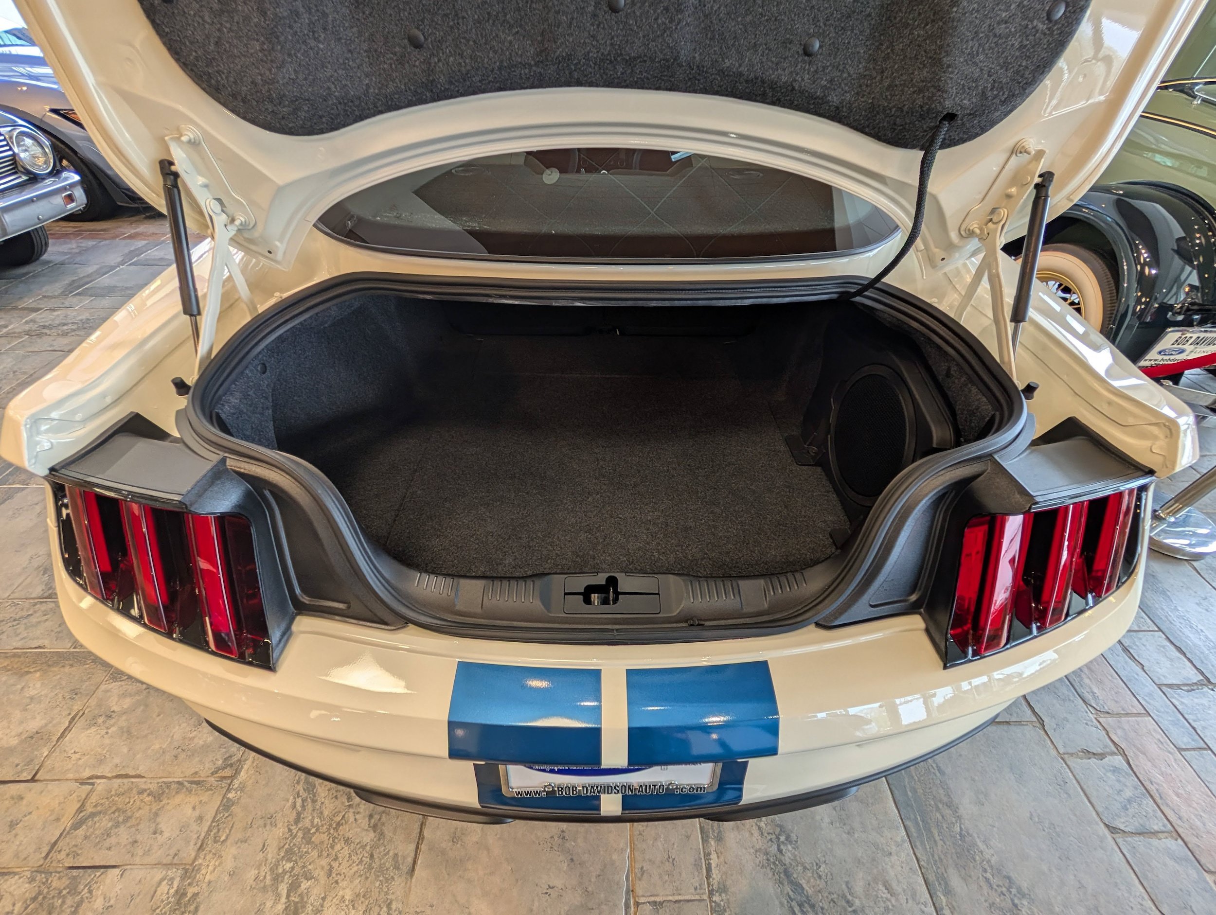 Certified 2020 Ford Mustang Shelby GT350 w/ Technology Package RWD image 10