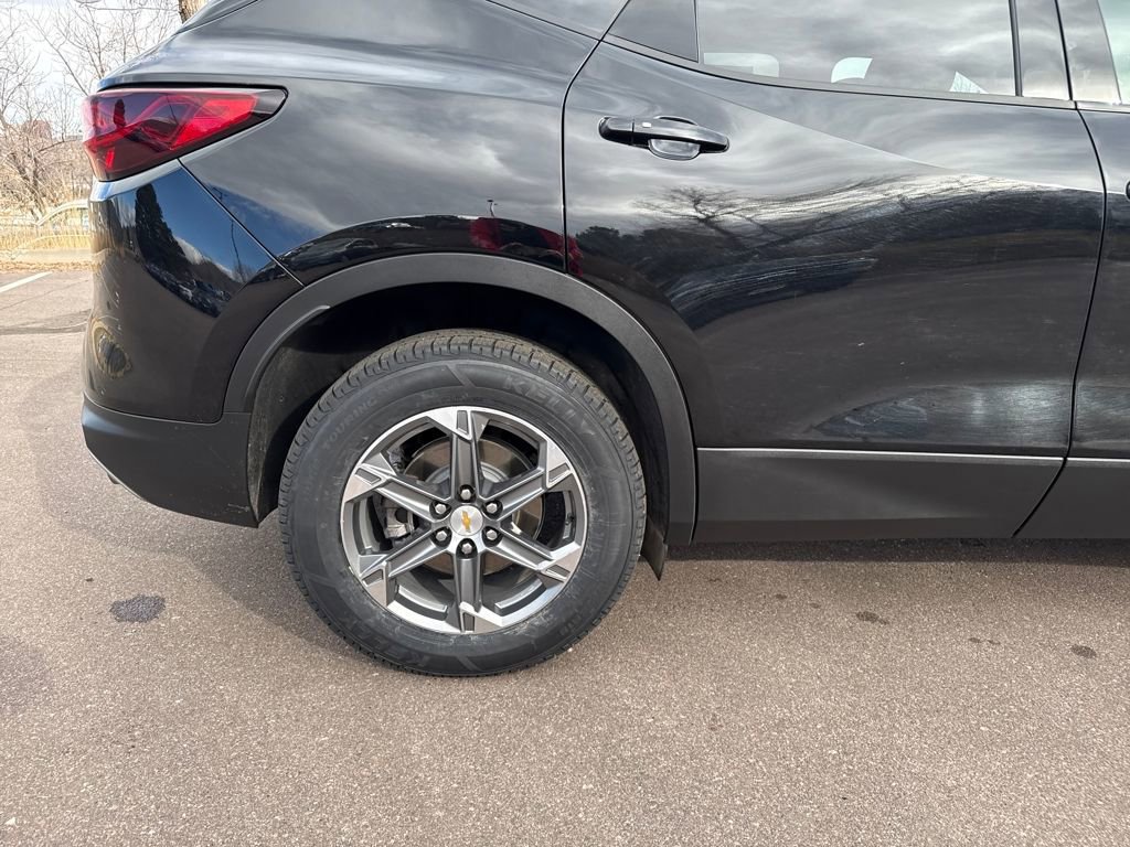 Used 2025 Chevrolet Blazer LT image 30