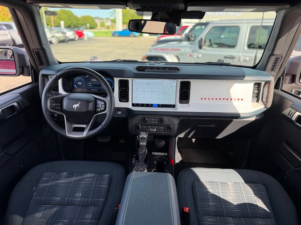 Certified 2025 Ford Bronco Heritage Edition AWD/4WD image 2