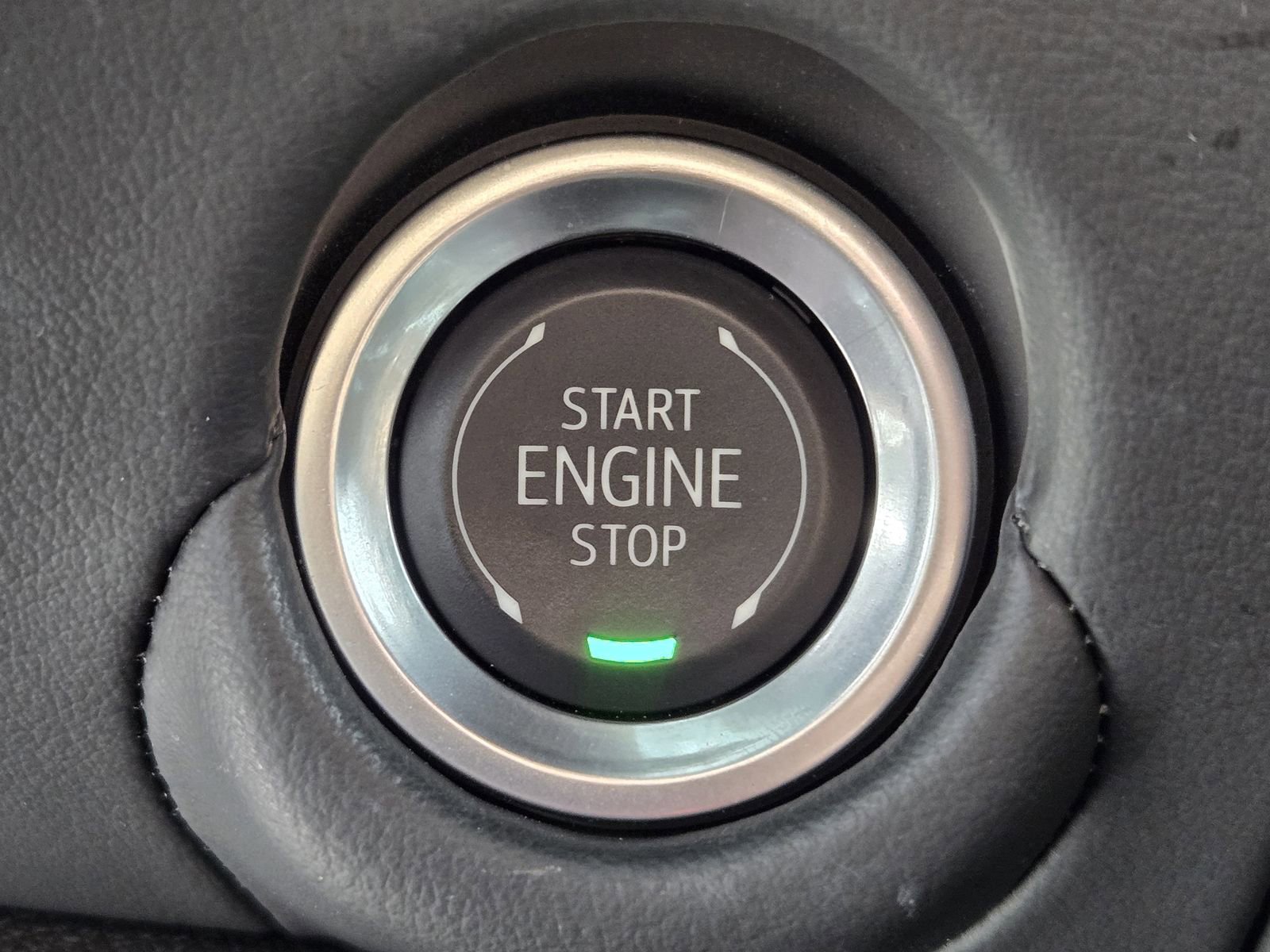 Used 2025 Chevrolet Suburban RST w/ Comfort Package image 18