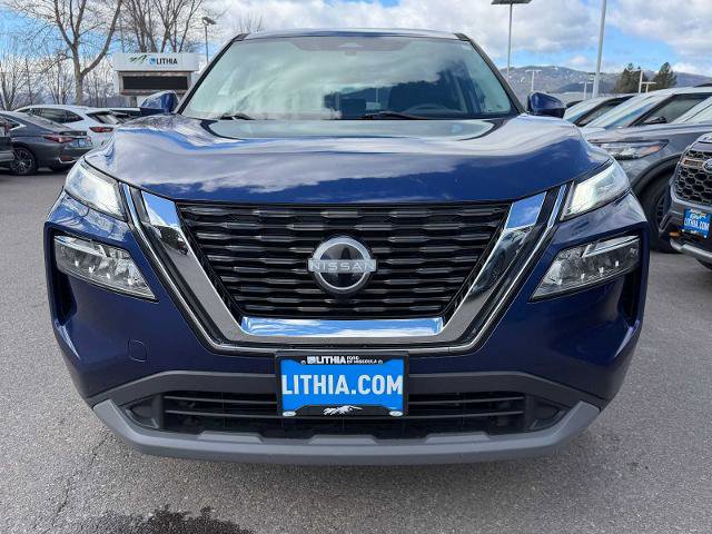 Used 2023 Nissan Rogue SV image 2