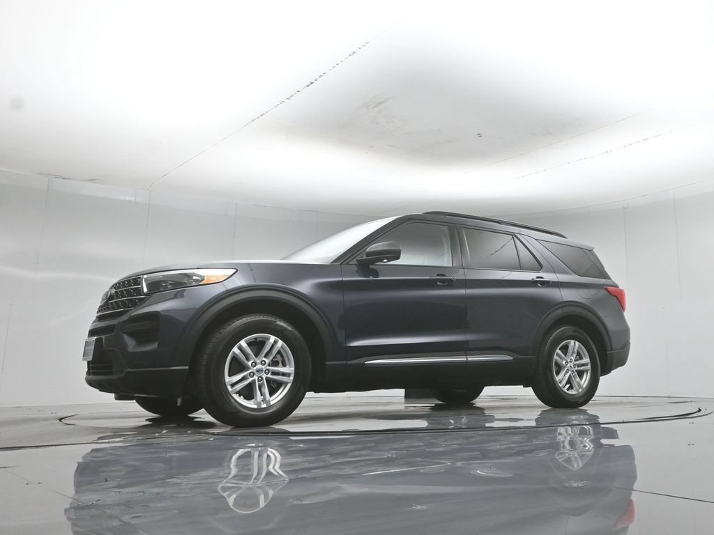 Certified 2023 Ford Explorer XLT RWD image 52
