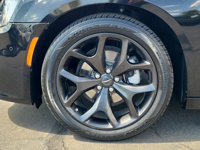 Used 2022 Chrysler 300 Touring L w/ Popular Equipment Group RWD image 26