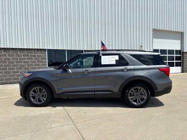 Certified 2023 Ford Explorer XLT w/ Equipment Group 202A AWD/4WD image 11