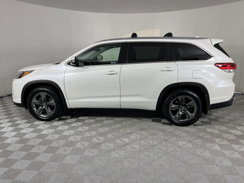 Used 2018 Toyota Highlander Limited image 2