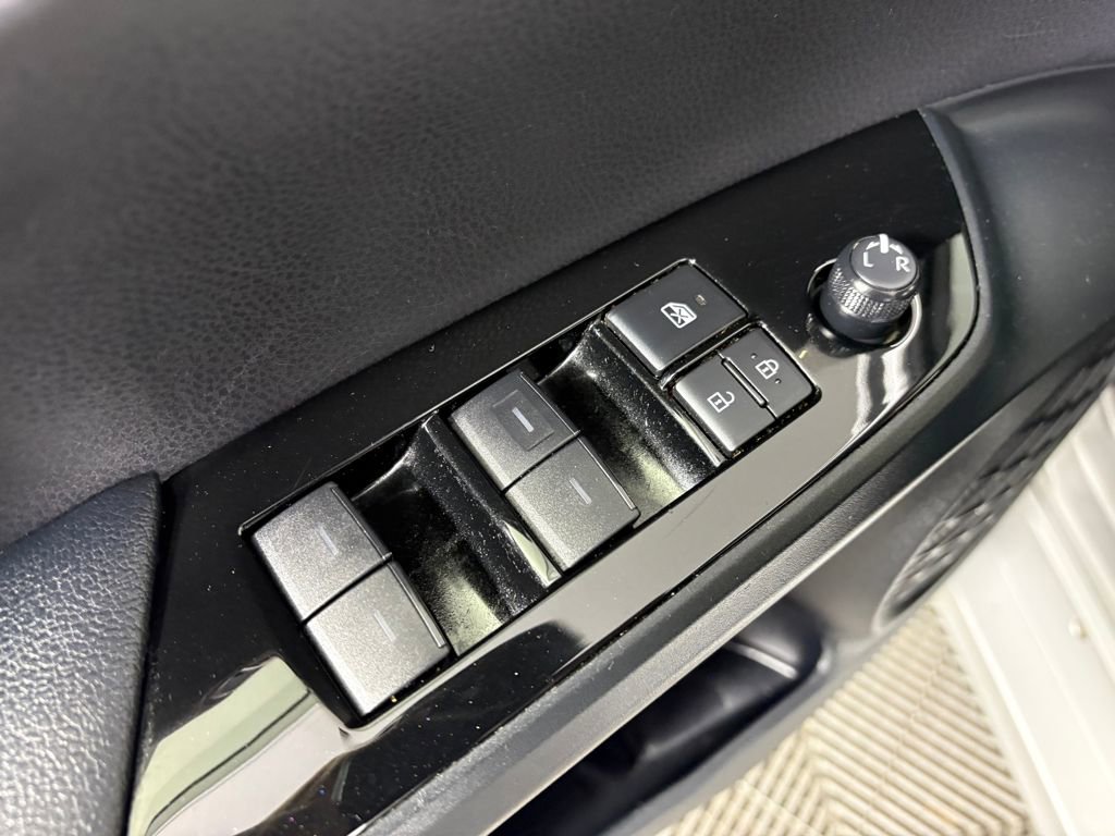 Used 2019 Toyota Prius image 12