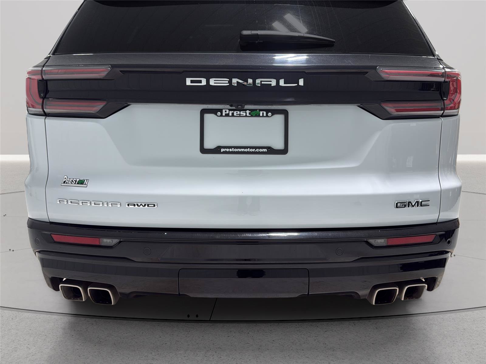 Used 2026 GMC Acadia Denali Ultimate w/ LPO, Floor Liner Package AWD/4WD image 11