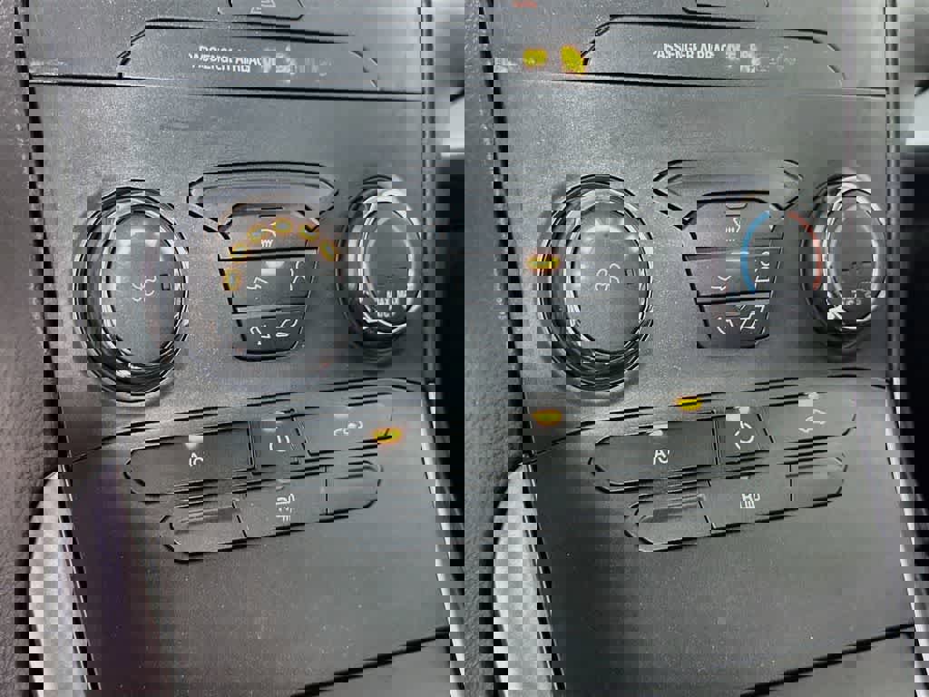 Certified 2019 Ford Edge SE FWD image 21