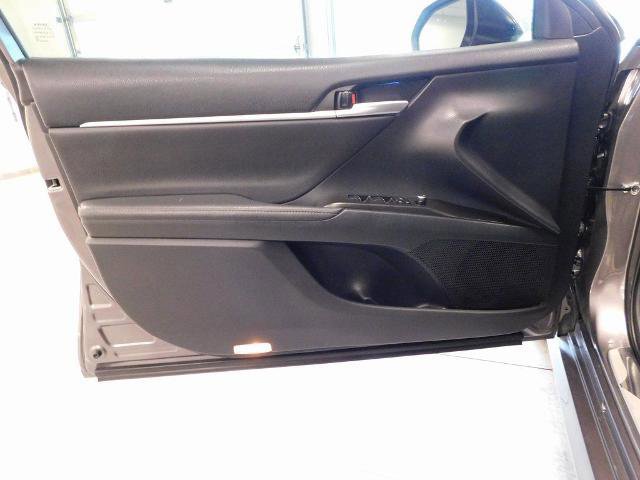 Used 2023 Toyota Camry XLE w/ Navigation Package image 11