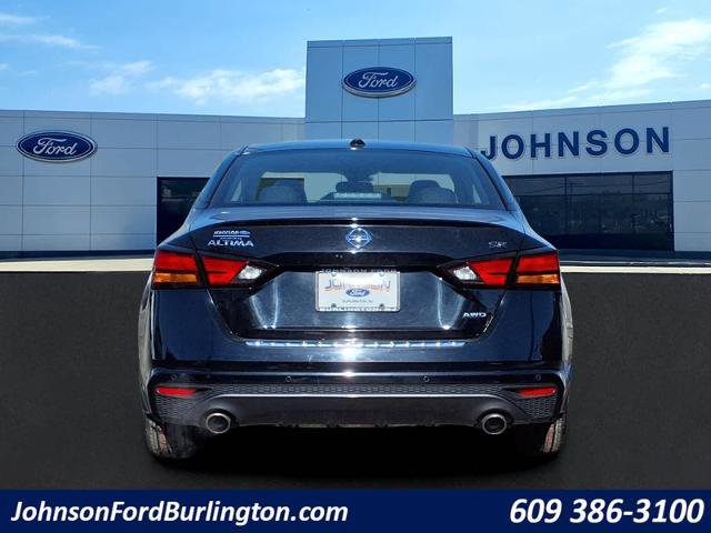 Used 2021 Nissan Altima 2.5 SR w/ SR Premium Package image 4