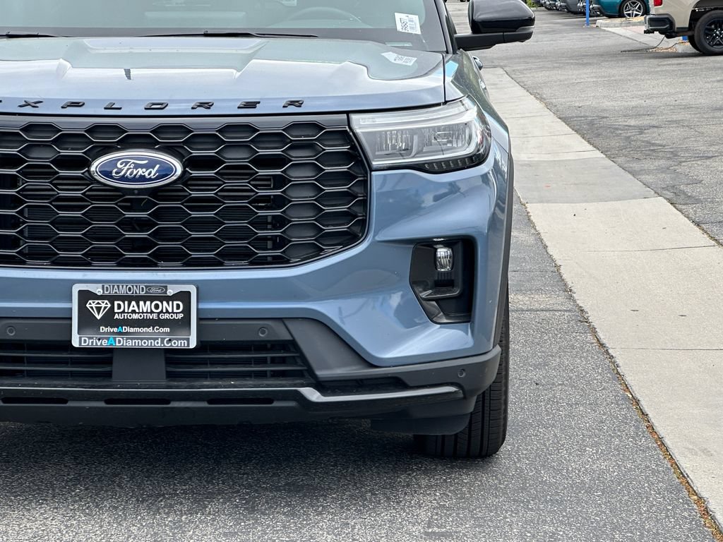 Certified 2025 Ford Explorer ST-Line w/ Premium Package RWD image 13