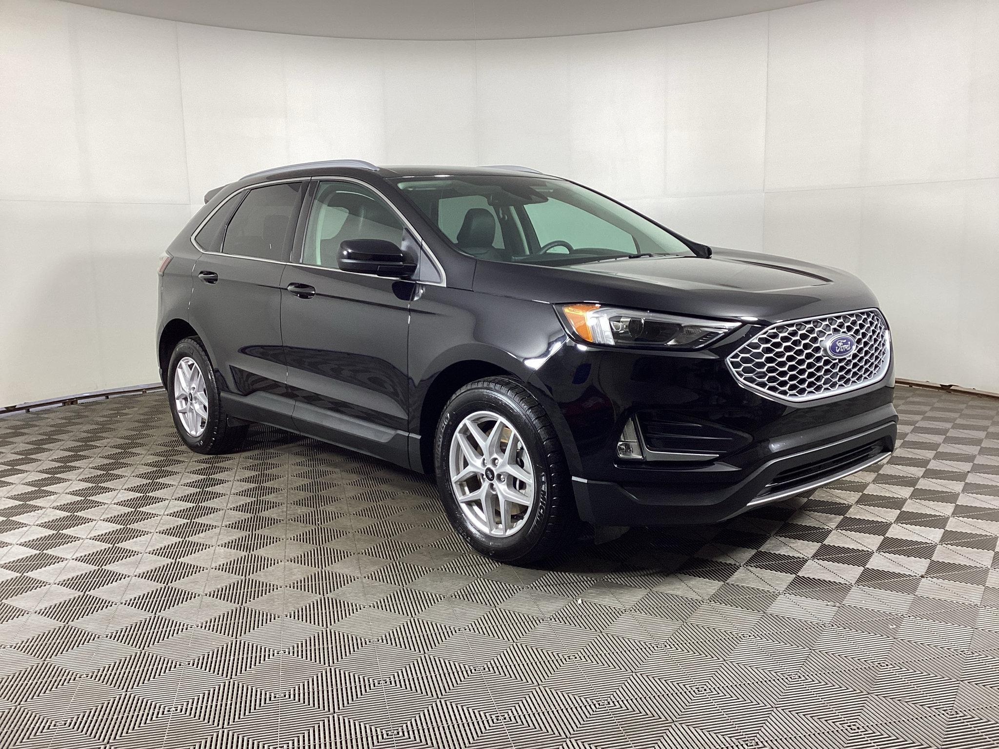 Certified 2024 Ford Edge SEL w/ Convenience Package