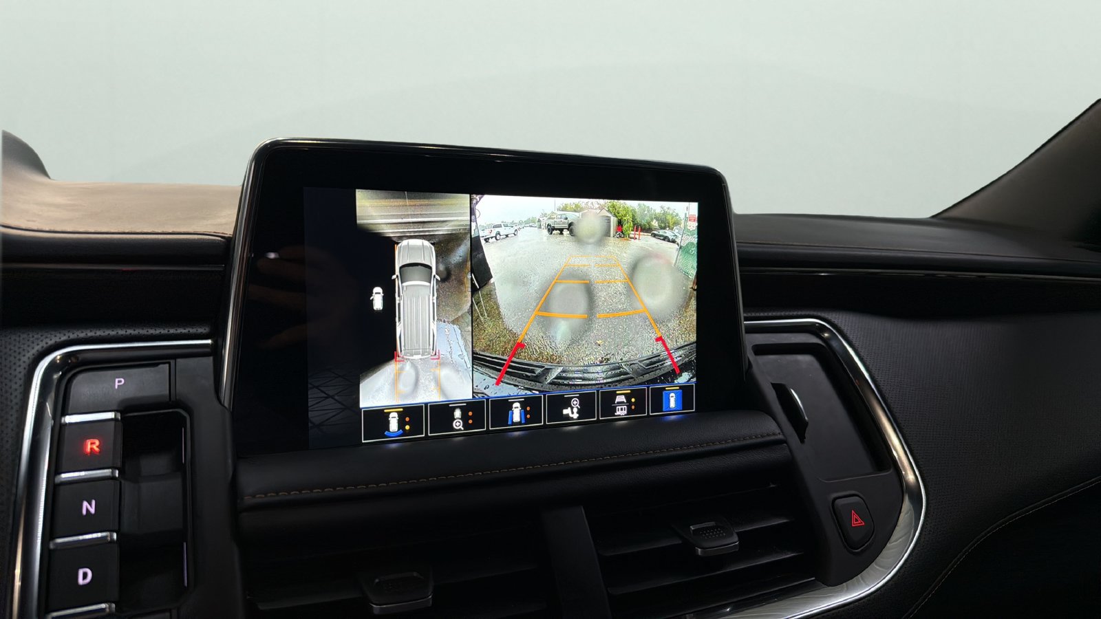 Used 2023 GMC Yukon AT4 w/ Technology Package AWD/4WD image 18