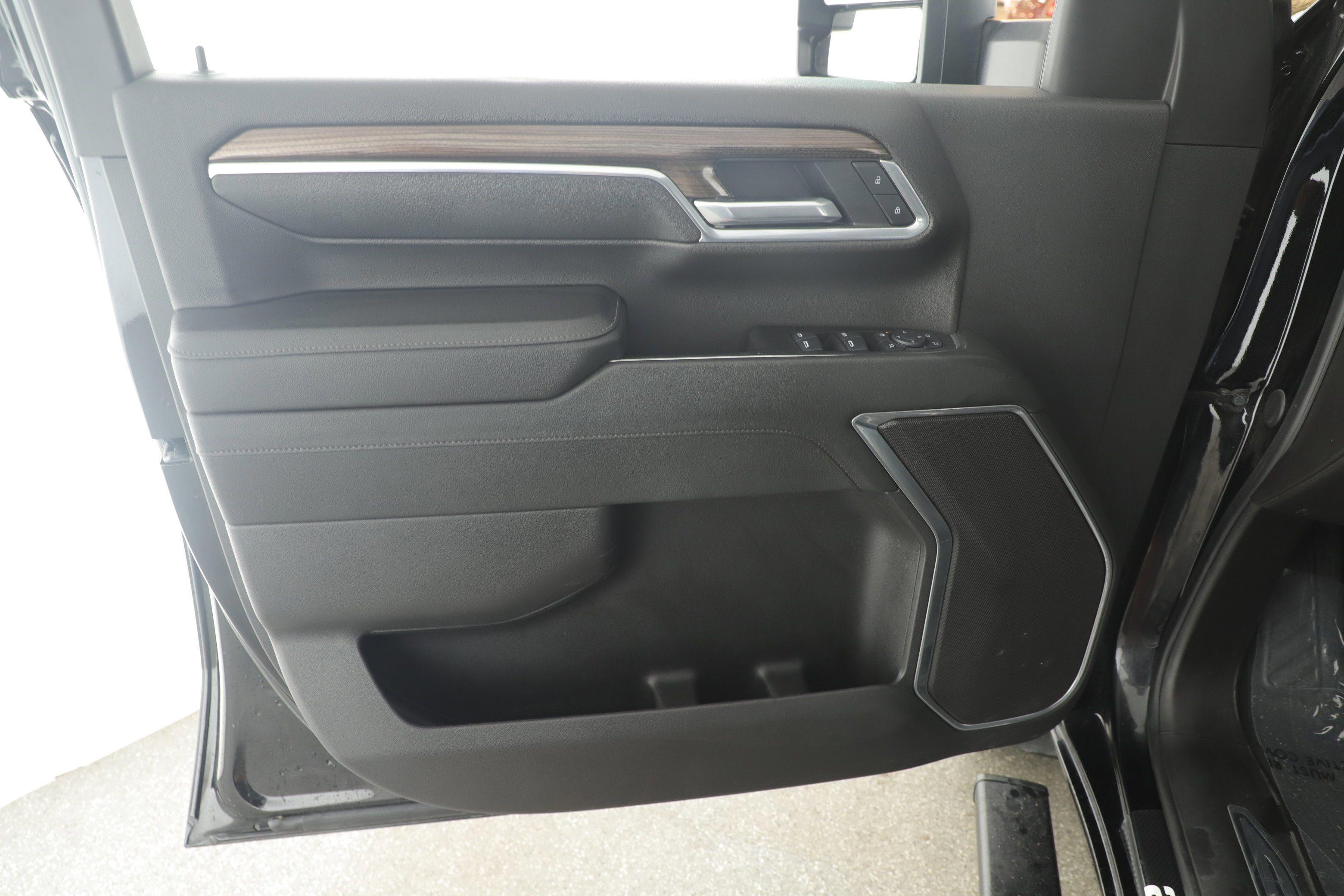 Used 2025 Chevrolet Silverado 2500 LT w/ All Star Edition image 10