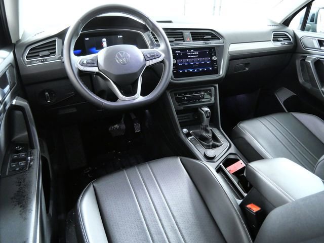 Used 2022 Volkswagen Tiguan SE image 8