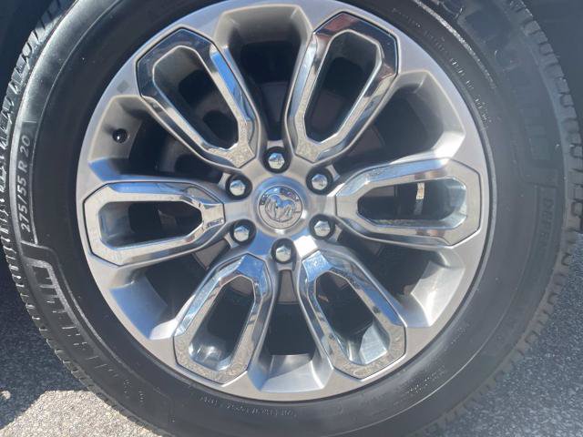 Used 2023 RAM 1500 Laramie AWD/4WD image 5