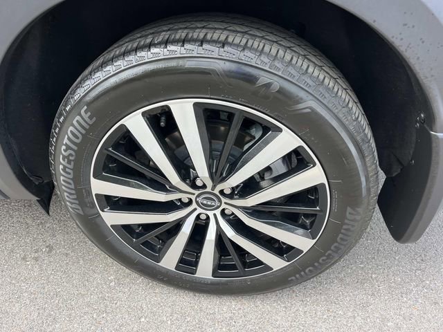 Used 2024 Nissan Pathfinder Platinum w/ Cargo Package image 11