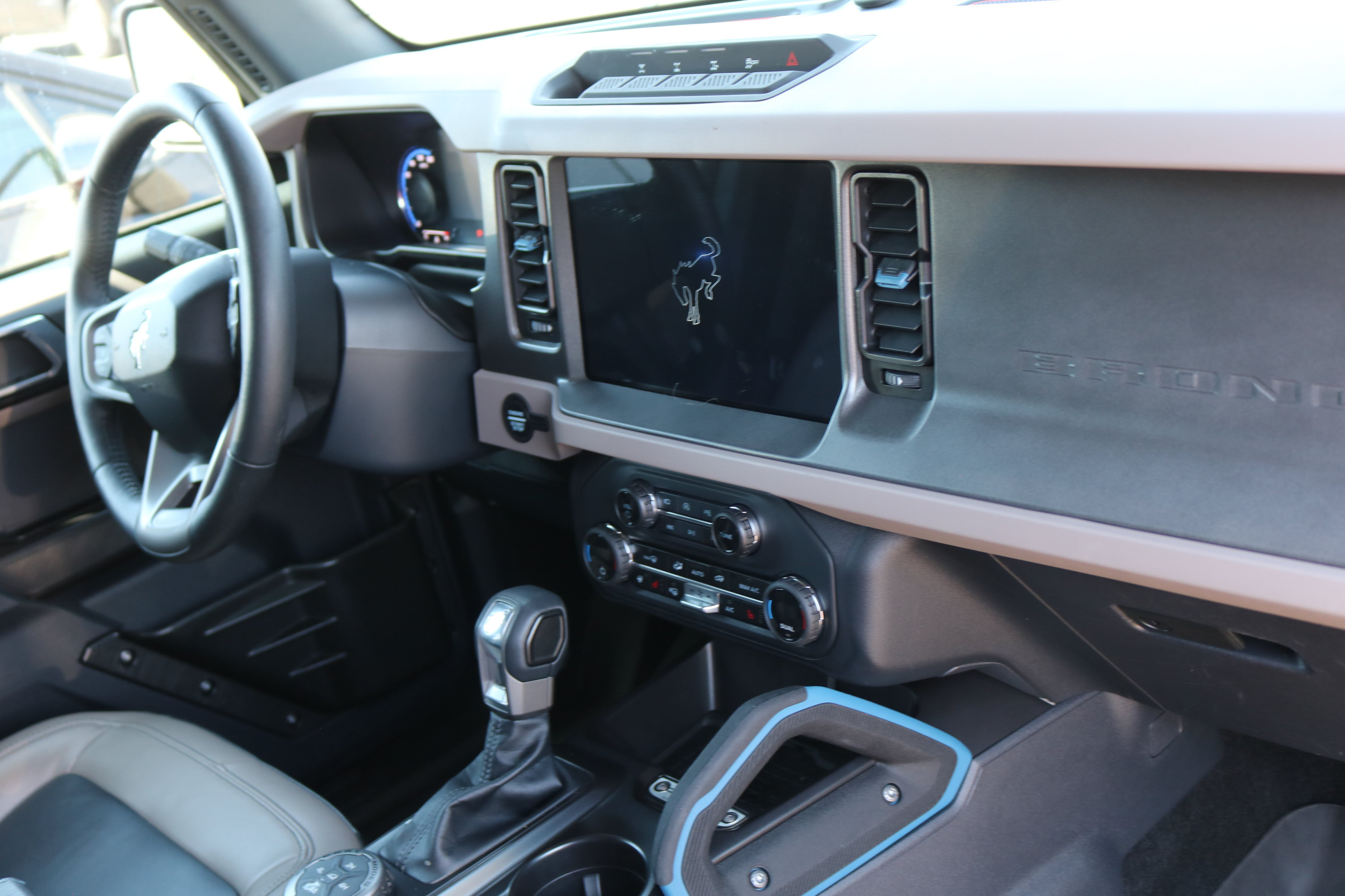 Certified 2024 Ford Bronco Wildtrak AWD/4WD image 7