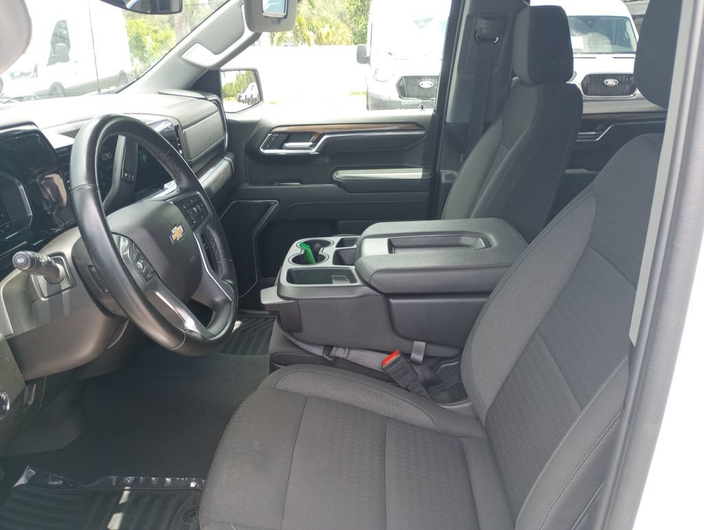 Used 2025 Chevrolet Silverado 1500 LT RWD image 13