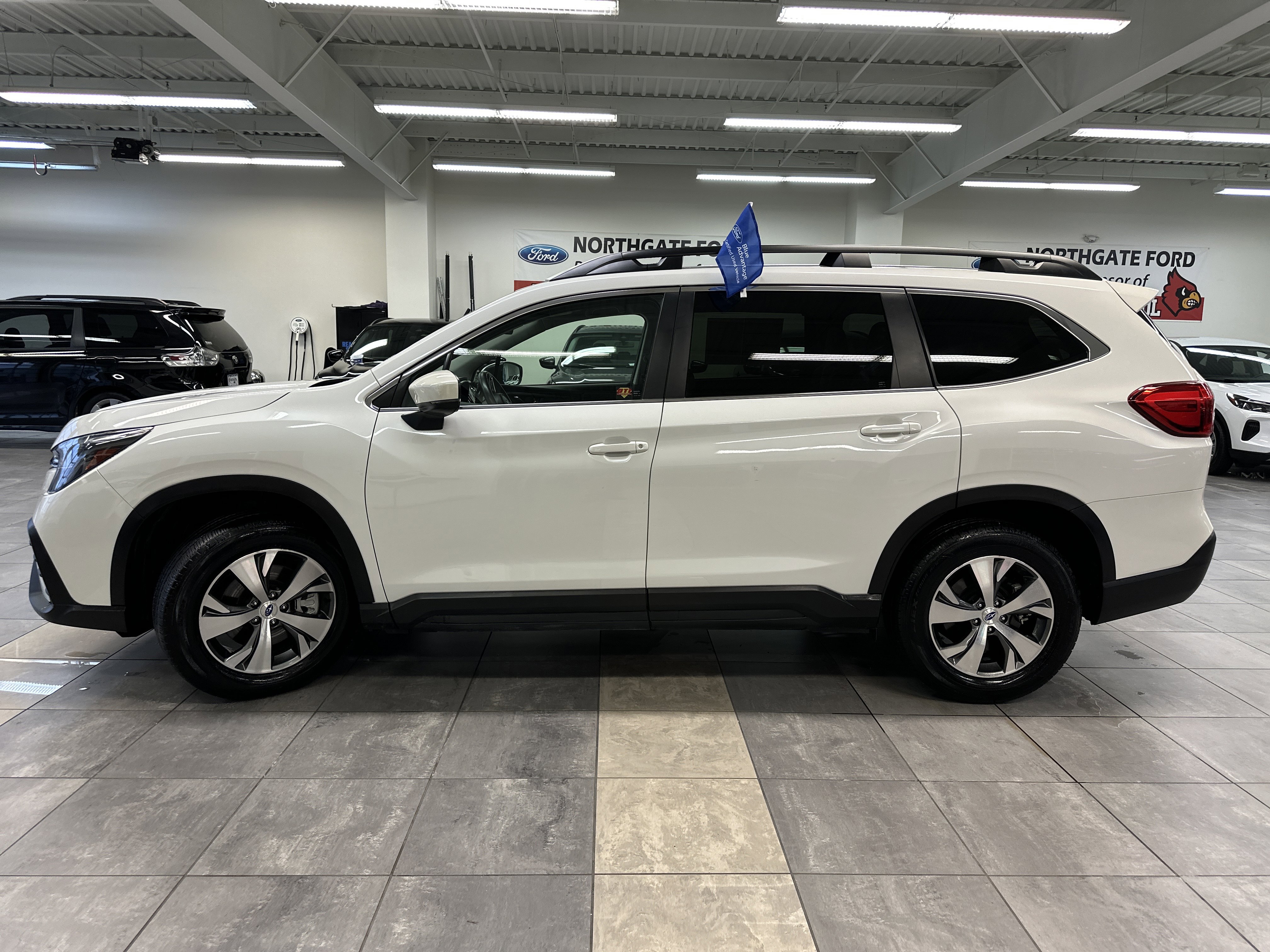 Used 2024 Subaru Ascent Premium w/ Convenience Package image 16