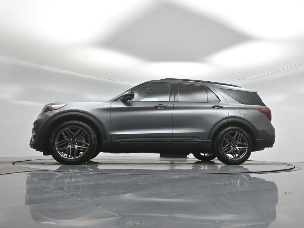 Certified 2024 Ford Explorer ST-Line w/ Class IV Trailer Tow Package RWD image 47
