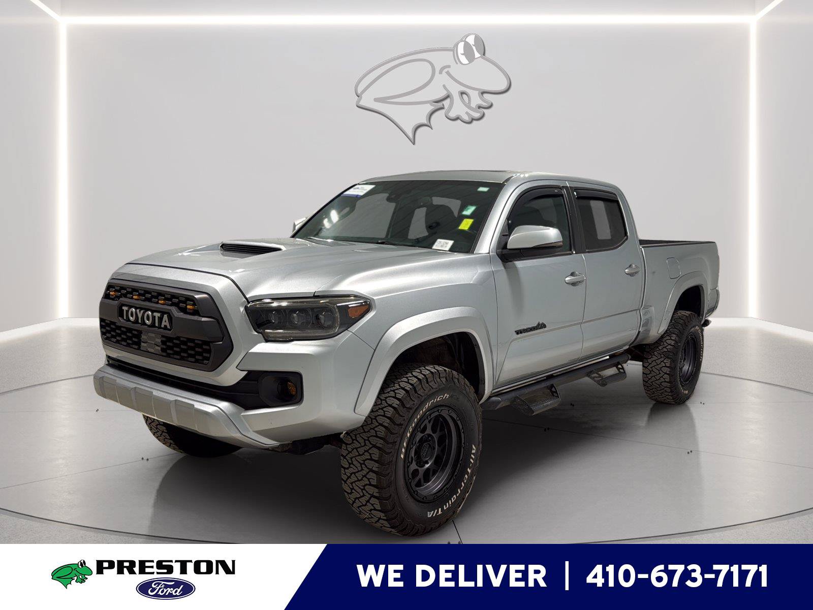 Used 2023 Toyota Tacoma TRD Sport w/ Black Out Package (TMS) AWD/4WD image 1