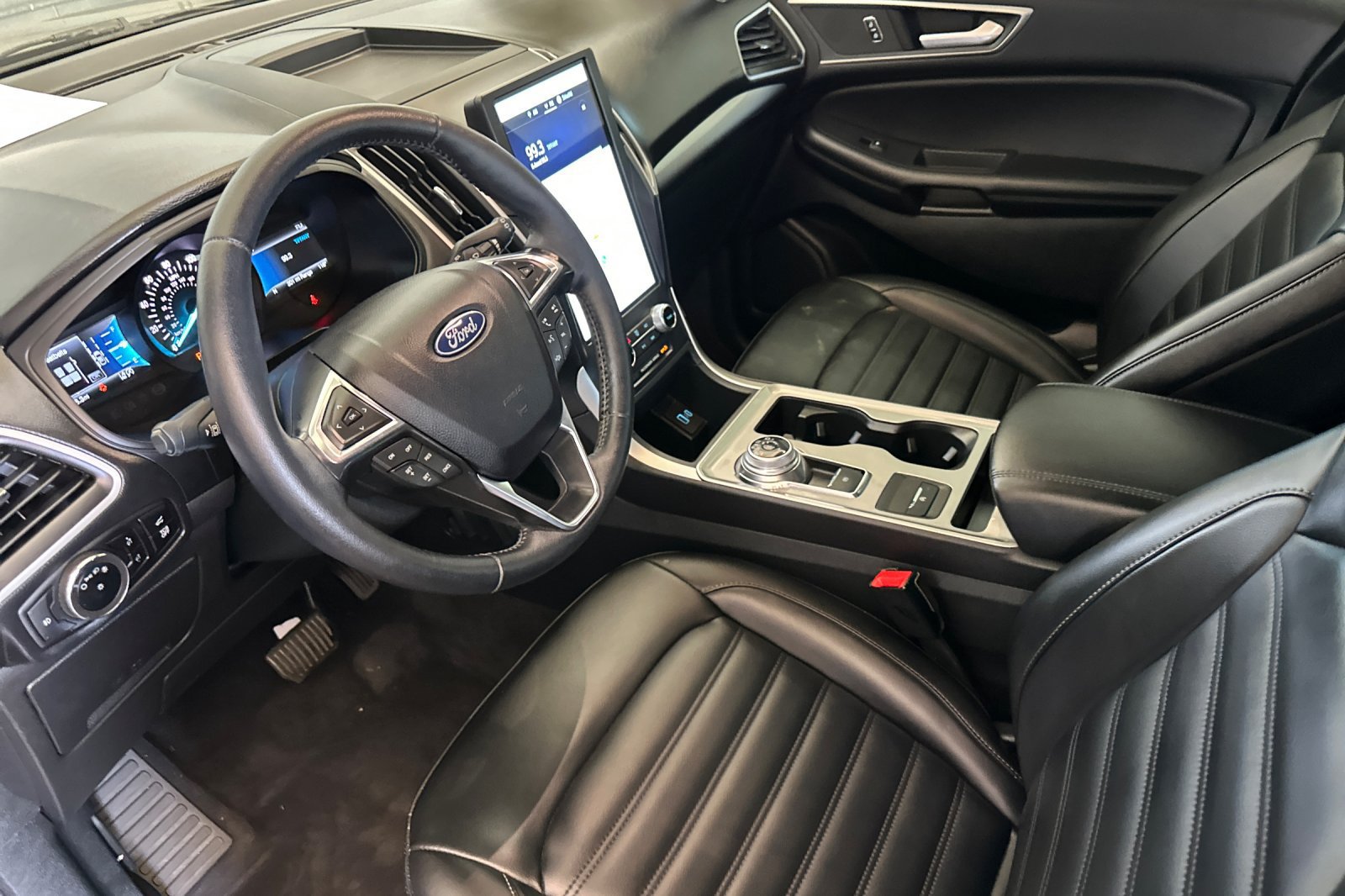 Certified 2024 Ford Edge SEL w/ Convenience Package AWD/4WD image 9