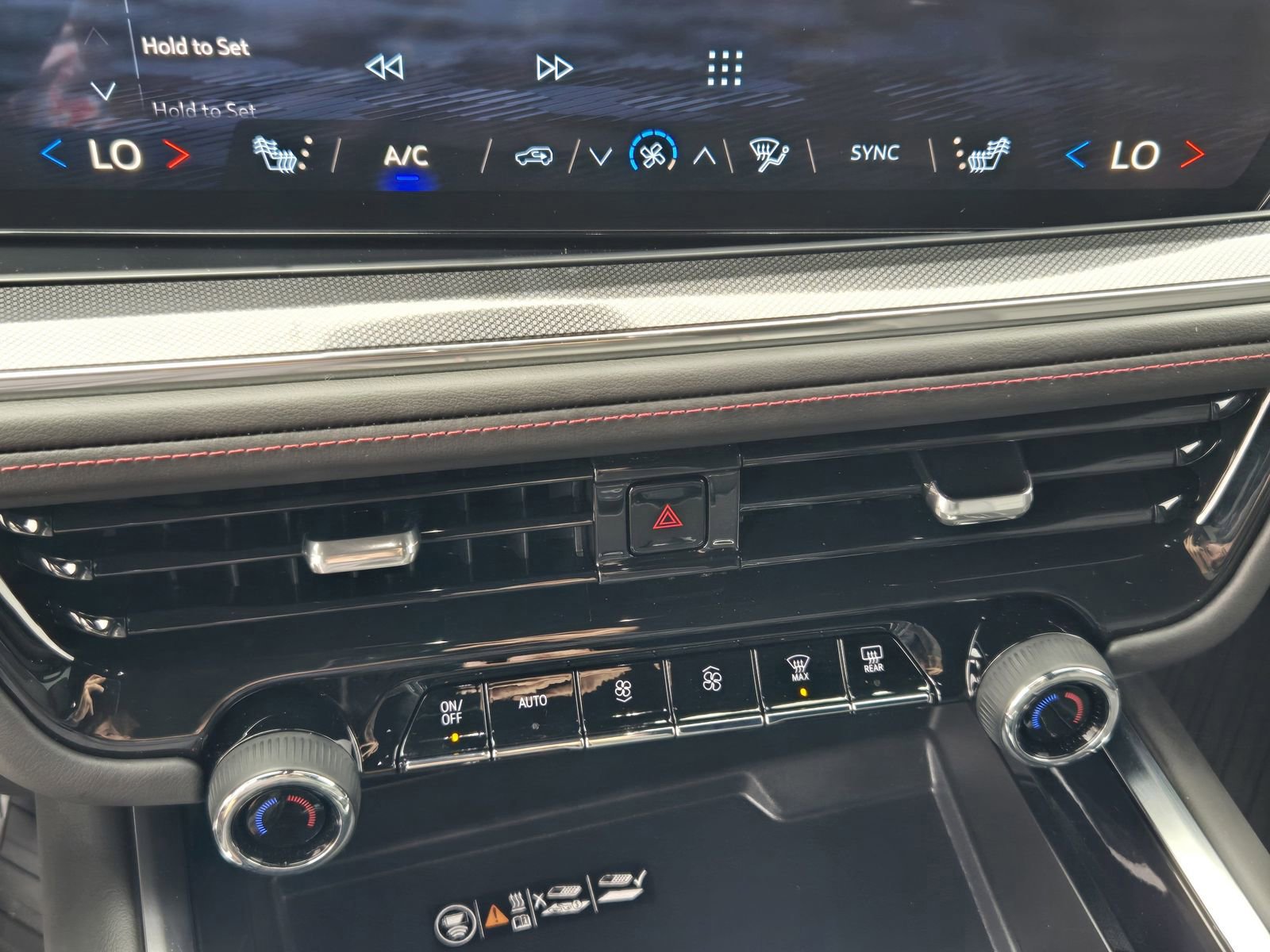 Used 2025 Chevrolet Suburban RST w/ Comfort Package image 16