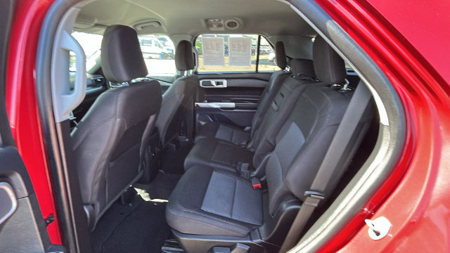 Certified 2023 Ford Explorer XLT RWD image 16