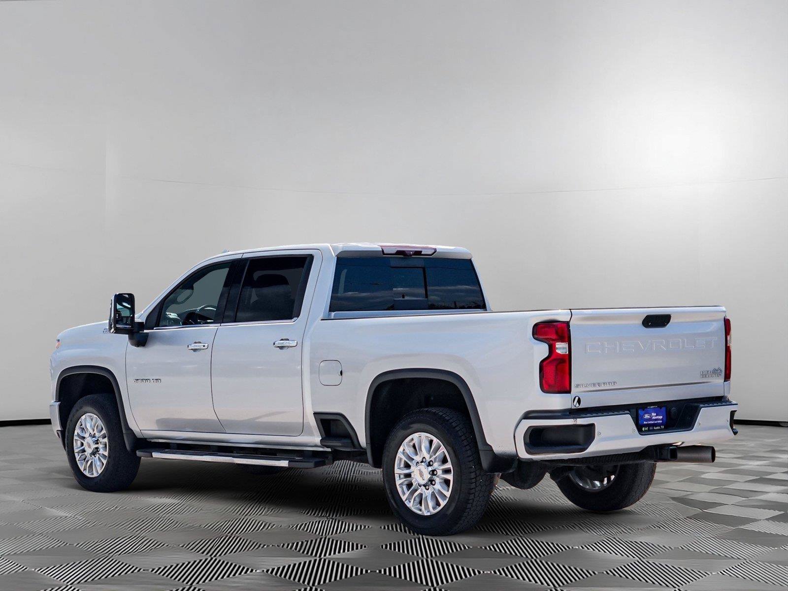 Used 2022 Chevrolet Silverado 2500 High Country w/ Technology Package AWD/4WD image 5