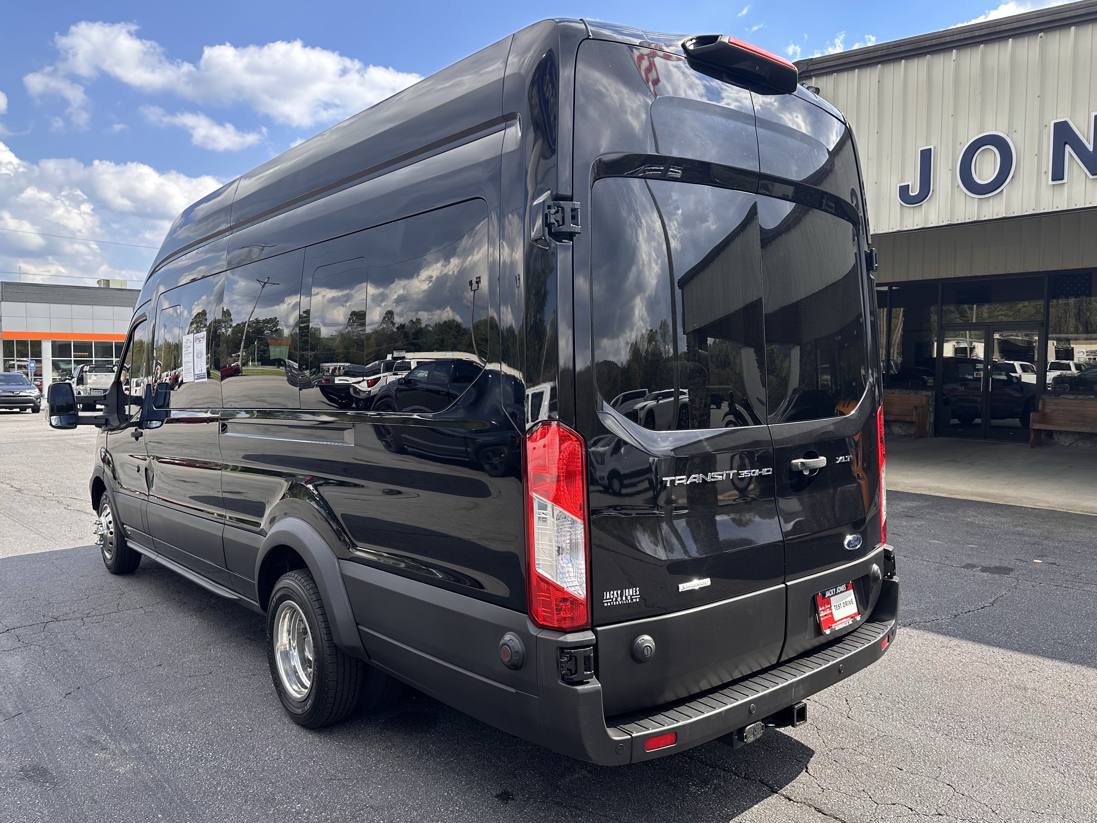 Certified 2019 Ford Transit 350 XLT RWD image 8