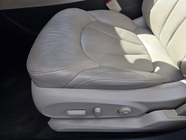 Used 2019 Buick Envision Essence FWD image 20