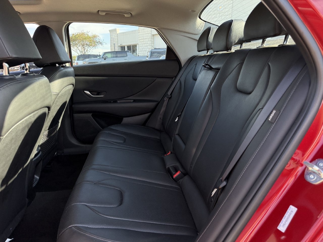 Used 2025 Hyundai Elantra Limited FWD image 28