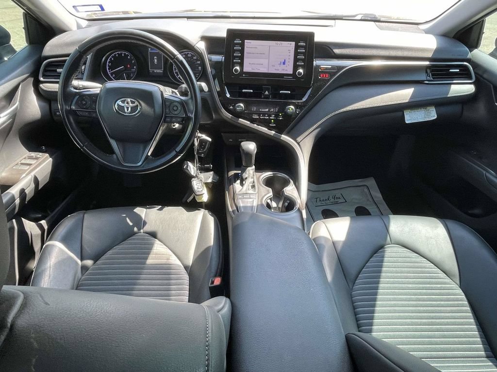 Used 2022 Toyota Camry SE FWD image 11