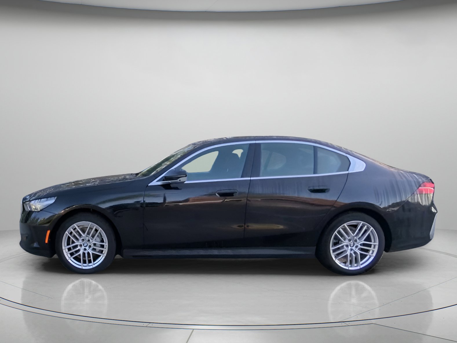 Used 2025 BMW 530i RWD image 16