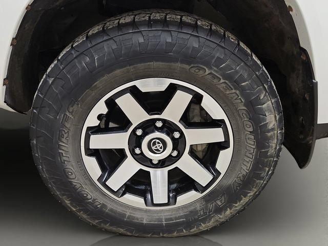 Used 2022 Toyota 4Runner TRD Off-Road Premium AWD/4WD image 25