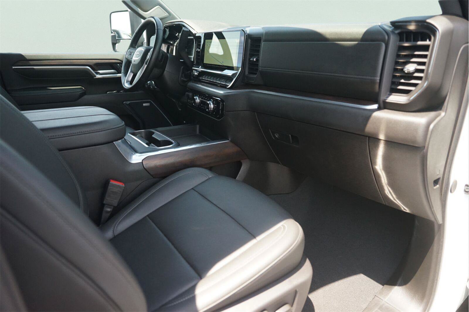 Used 2024 GMC Sierra 2500 SLT w/ Texas SLT Premium Package AWD/4WD image 18