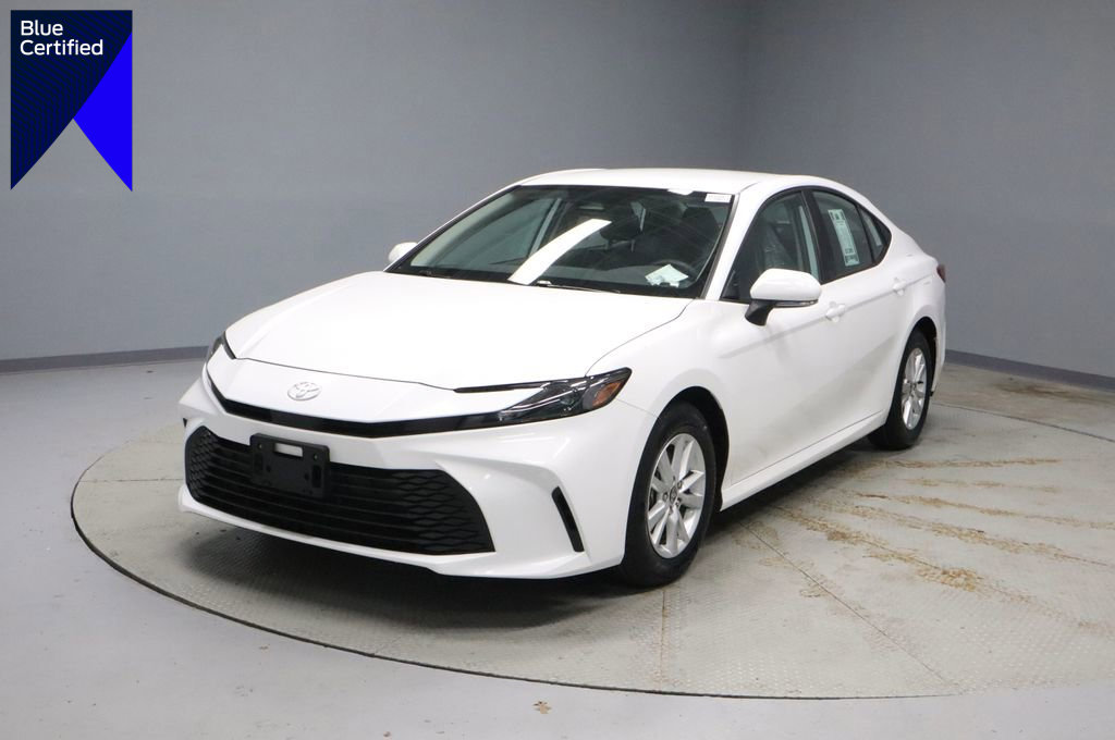 Used 2025 Toyota Camry LE FWD image 1