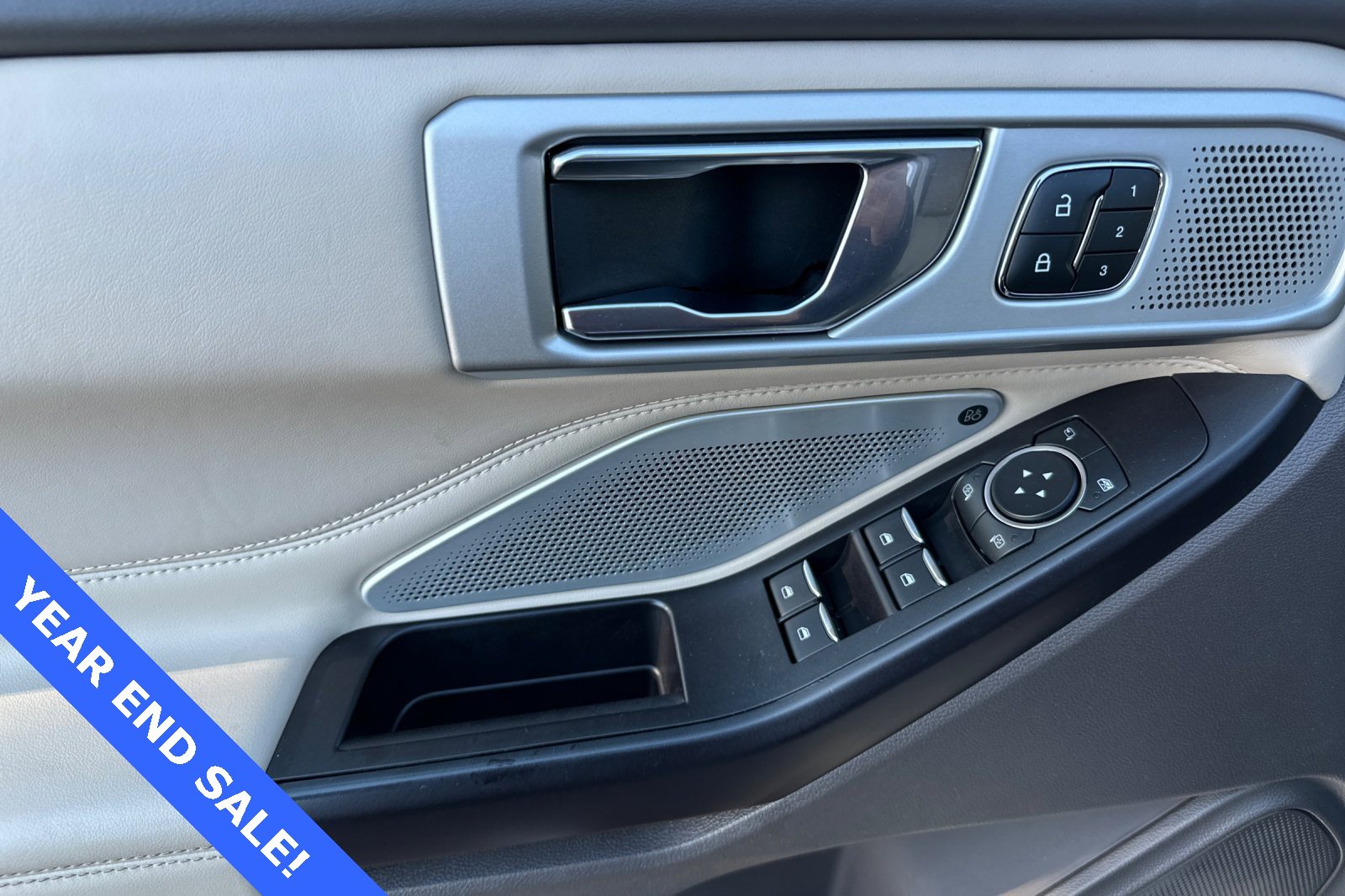 Certified 2020 Ford Explorer Platinum w/ Premium Technology Package image 12