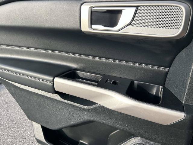 Certified 2023 Ford Explorer XLT w/ Equipment Group 202A RWD image 17