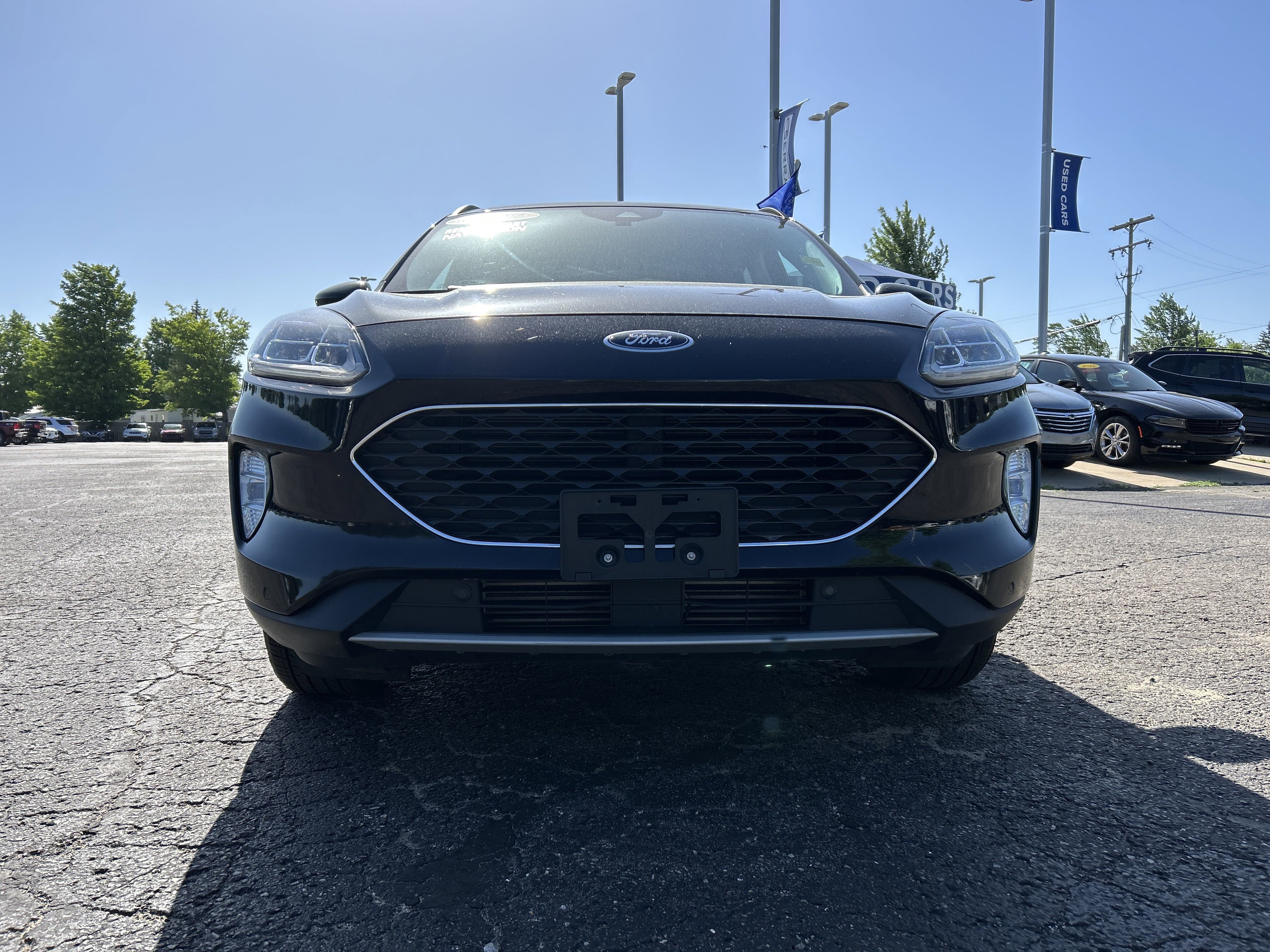 Certified 2022 Ford Escape Titanium image 9