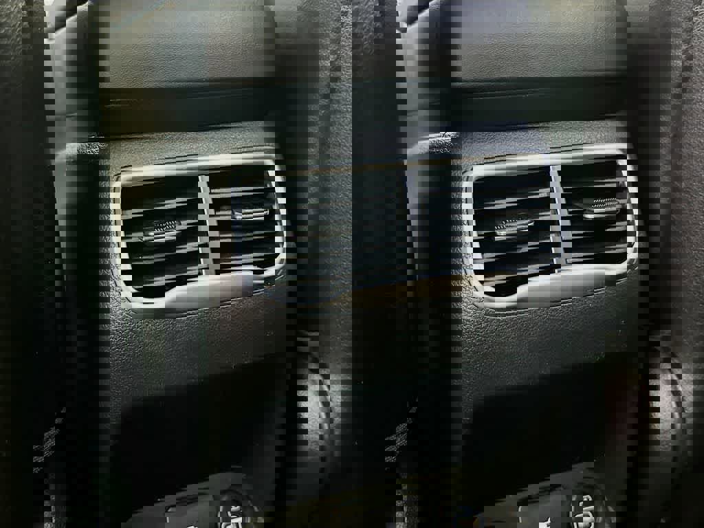 Used 2022 Hyundai Santa Fe Limited image 16