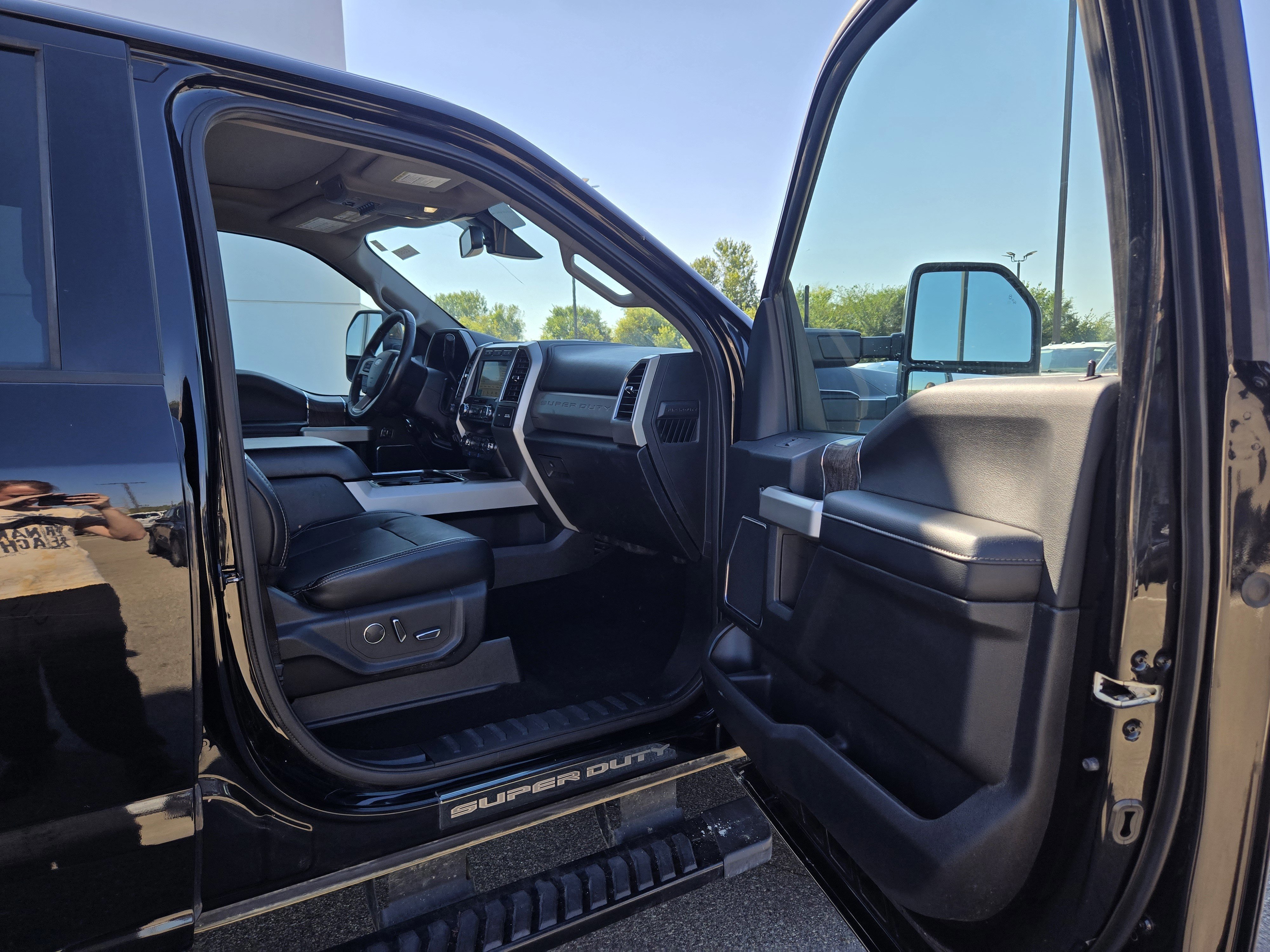 Certified 2019 Ford F250 Lariat w/ Lariat Ultimate Package image 19