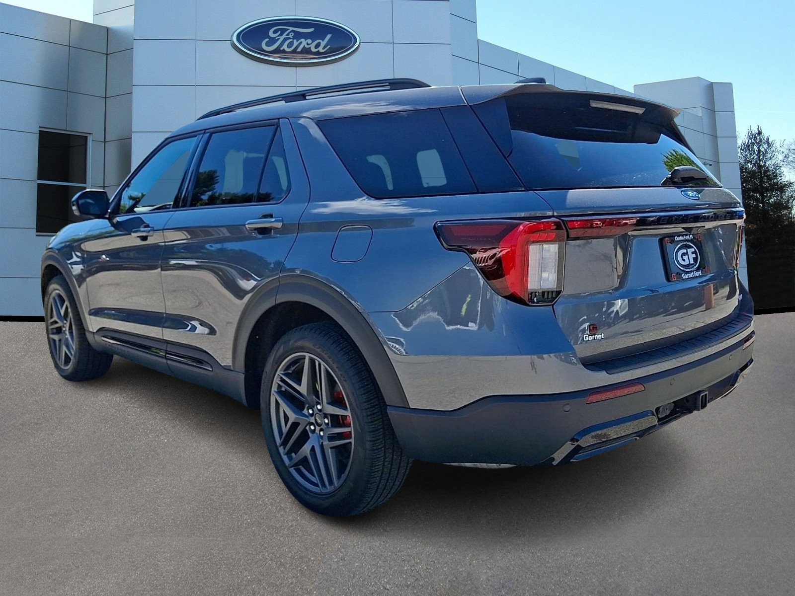Certified 2025 Ford Explorer ST-Line w/ Premium Package AWD/4WD image 5