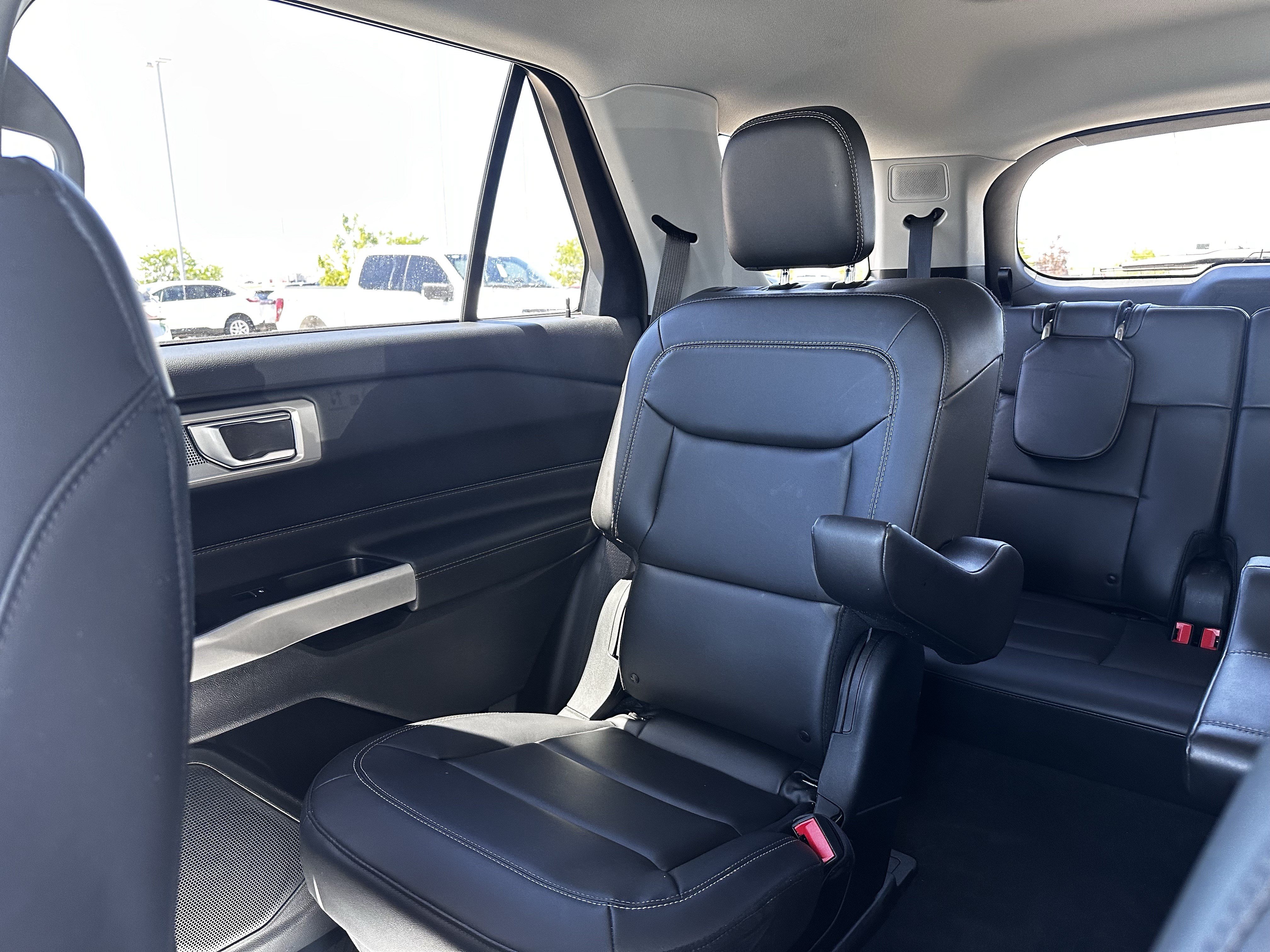 Certified 2024 Ford Explorer XLT w/ Equipment Group 202A AWD/4WD image 12