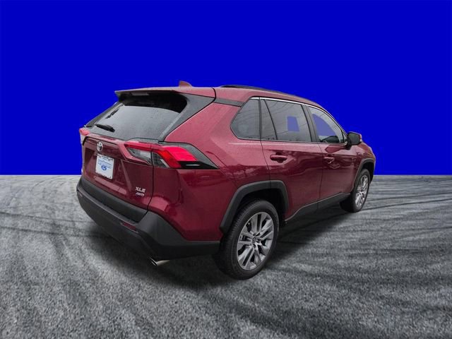 Used 2022 Toyota RAV4 XLE Premium AWD/4WD image 5