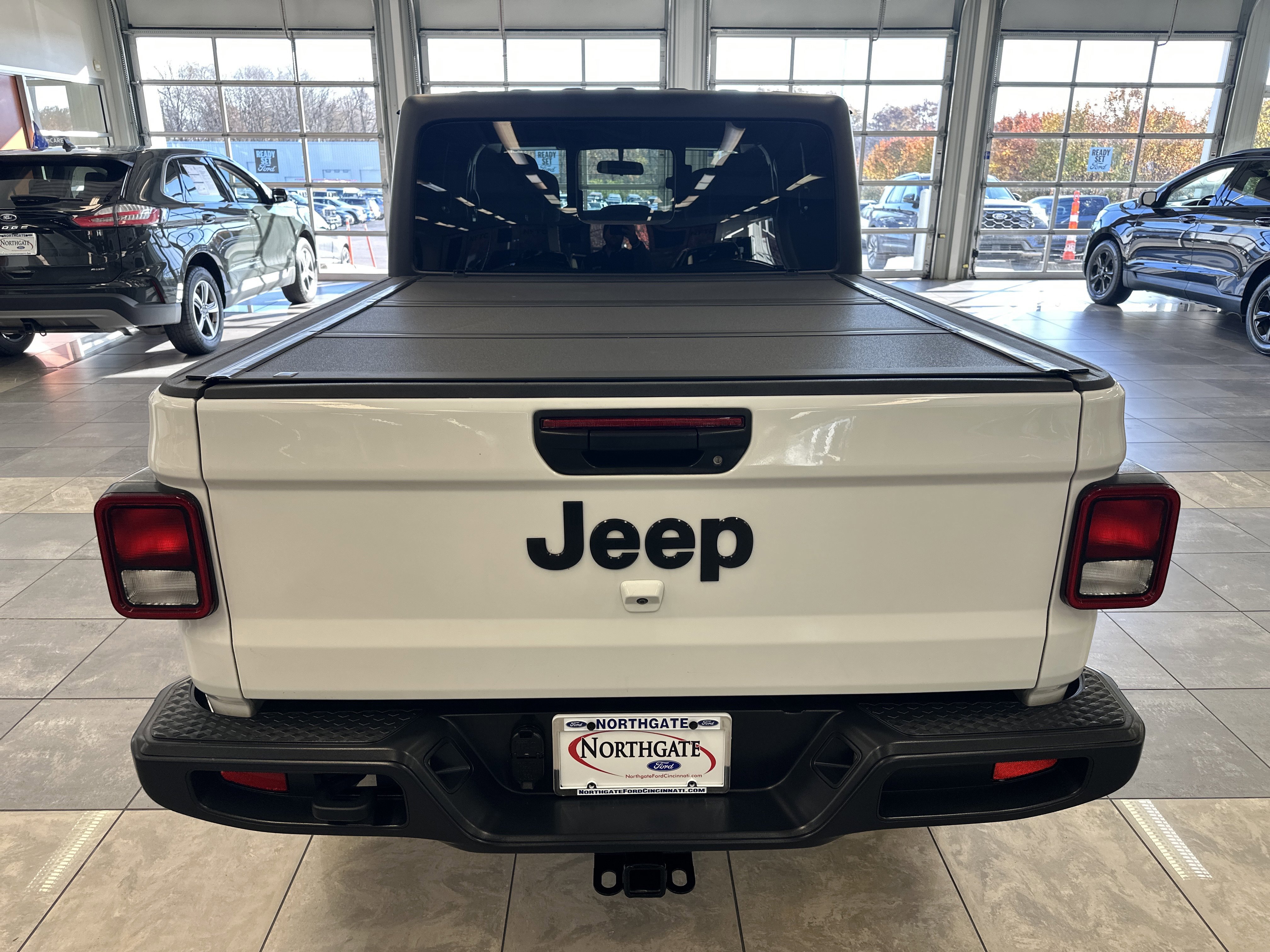 Used 2023 Jeep Gladiator Sport image 4