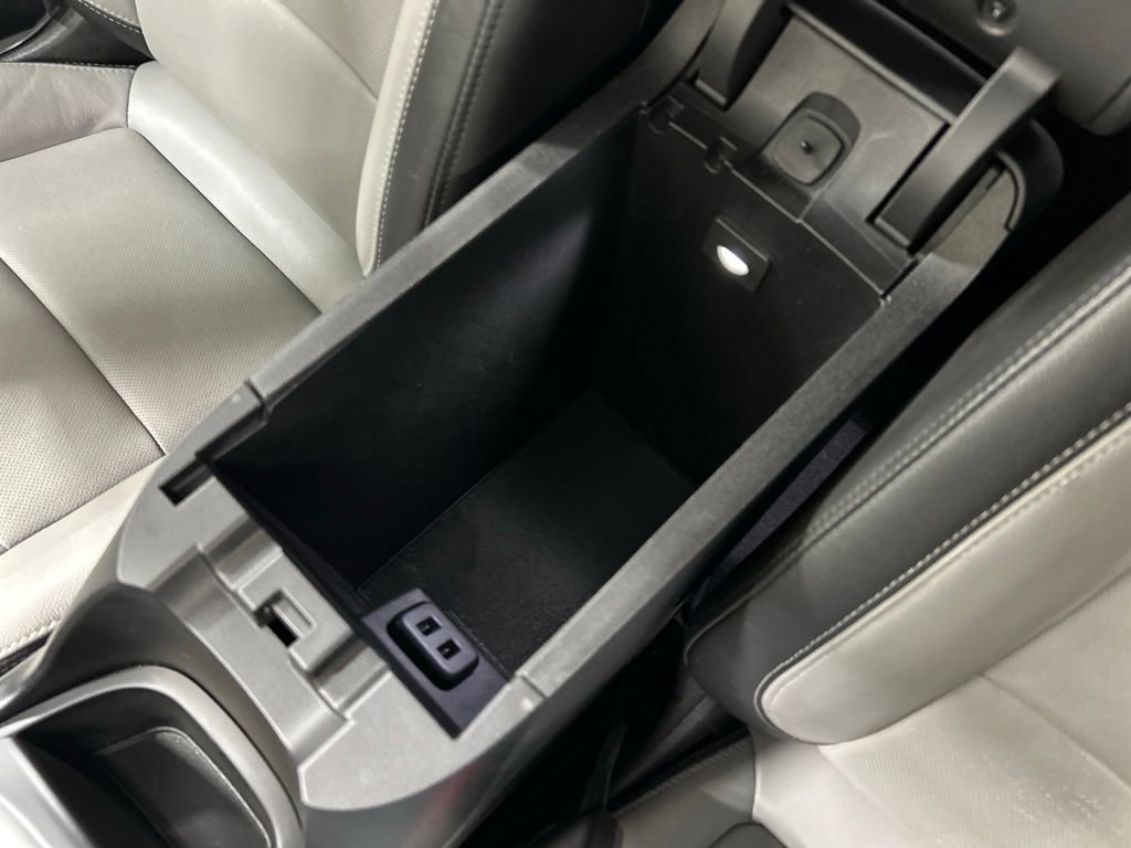 Used 2018 Chevrolet Equinox Premier FWD image 24