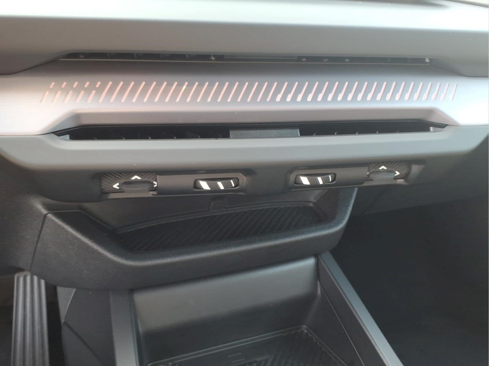 Used 2025 BMW 228i xDrive AWD/4WD image 16